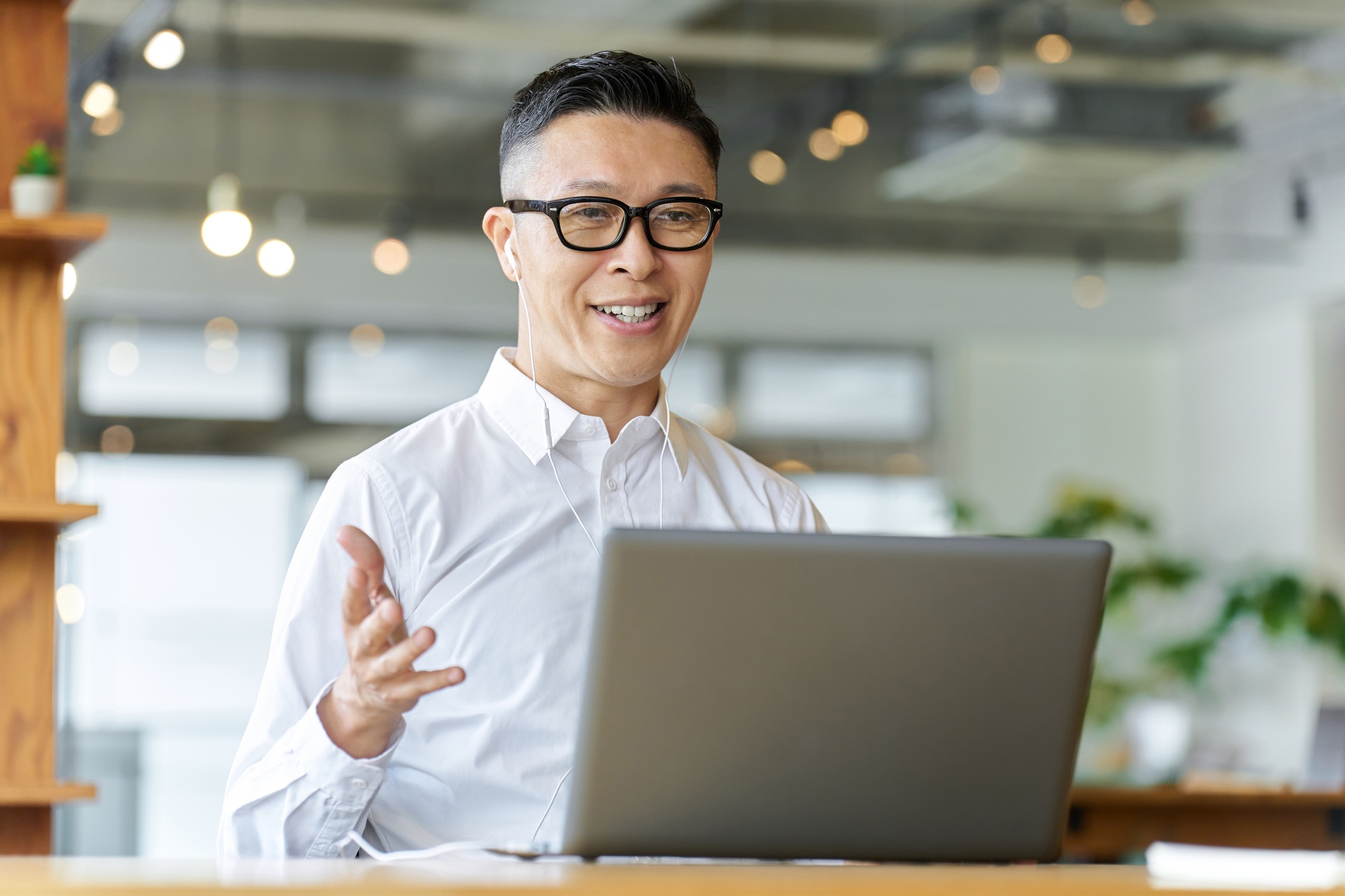 Asian businessmen having an online meeting